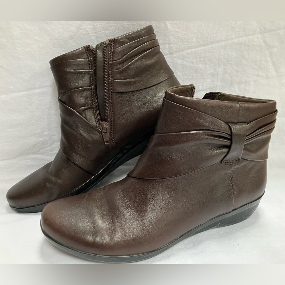 Clark’s Everlay Mandy Ankle Boots, size 7.5